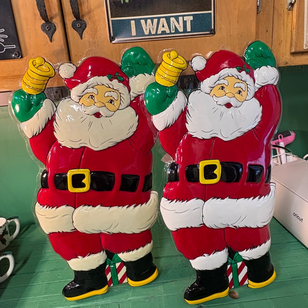 Cricut Festive Santa Wall Art - Red, White, Green, Yellow, Black